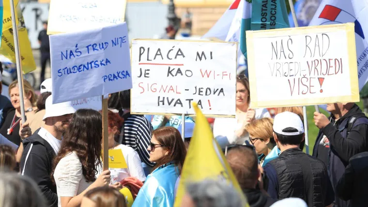 Veliki prosvjed u Zagrebu: Povorka građana krenula prema trgu, sindikati pobrojali zahtjeve