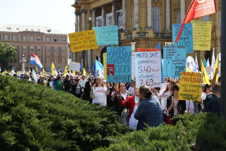 Veliki prosvjed u Zagrebu: Povorka građana krenula prema trgu, sindikati pobrojali zahtjeve