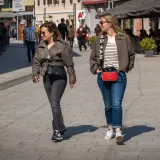 Tako to djevojke rade u Međimurju: Ljepotice iskoristile sunčano vrijeme i odu&scaron;evile prolaznike