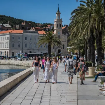 U Zagrebu prosvjedi, u Splitu lagana &scaron;etnja preko rive: Ovako danas uživaju stanovnici grada pod Marjanom