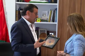 Palestinski diplomat koji ru&scaron;i pravila: Službeni vozač je žena, a vrt ga spa&scaron;ava od politike