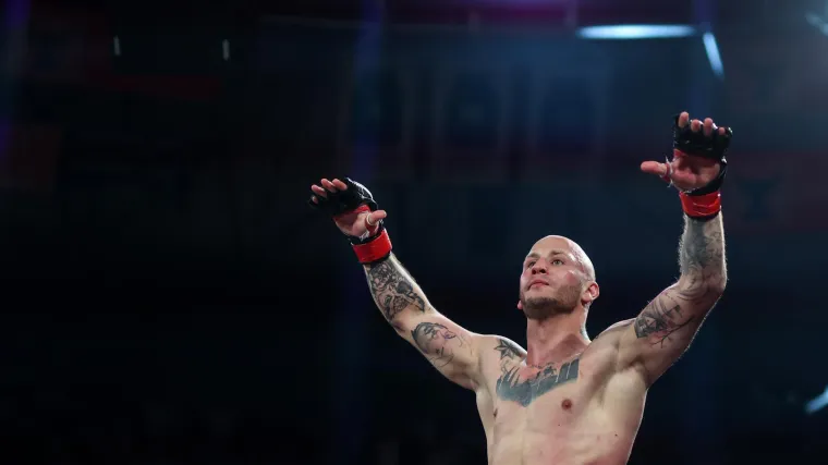 Marko Martinjak razbio srpskog borca u prvoj rundi: Četiri puta ga ru&scaron;io pa ga gotovo izbacio iz ringa