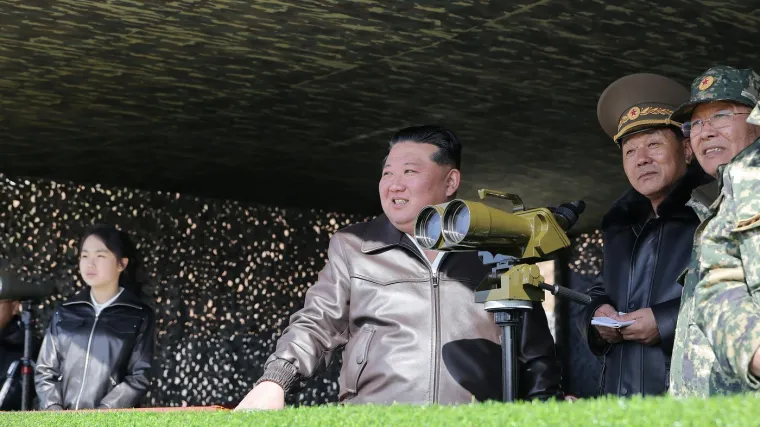 Kim koristi priliku: Ponovno lansirao balističke projektile u pravcu jedne zemlje