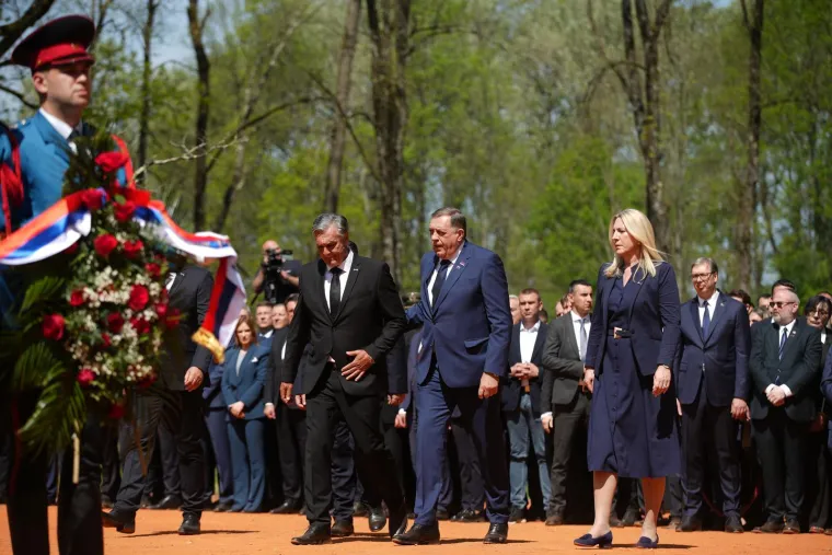 Vučić kukao &scaron;to ne smije u Jasenovac, Dodik napadao sve redom: 'Svatko tko miri&scaron;e na usta&scaron;u je moj krvnik'