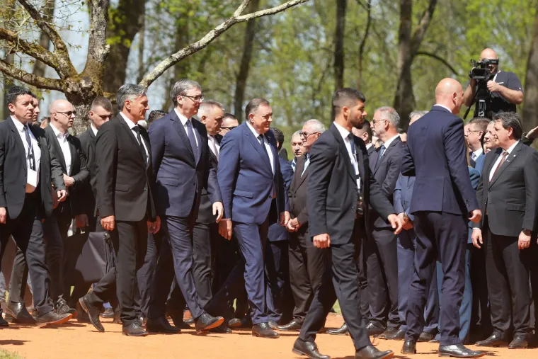 Vučić kukao &scaron;to ne smije u Jasenovac, Dodik napadao sve redom: 'Svatko tko miri&scaron;e na usta&scaron;u je moj krvnik'