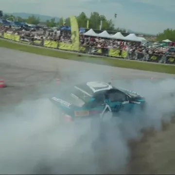 Kakav spektakl na DONUT Driftu: Ru&scaron;io autom gume, sve se zadimilo