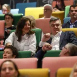 Opu&scaron;teni, elegantni i modno usklađeni: Pogledajte kako su Milanovići zablistali na ZagrebDoxu