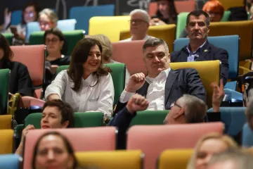 Opu&scaron;teni, elegantni i modno usklađeni: Pogledajte kako su Milanovići zablistali na ZagrebDoxu