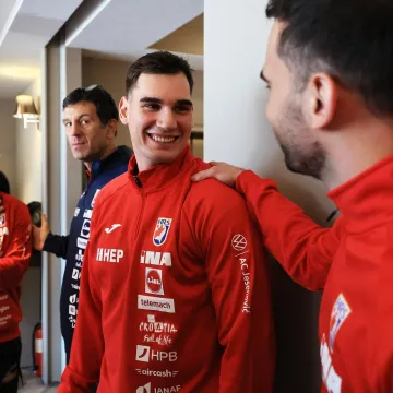 Rukometa&scaron; Josip &Scaron;imić i supruga Leona postali roditelji: Stigla djevojčica posebnog imena