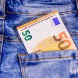 Ovaj trik s novčanicom od 50 eura navodno privlači bogatstvo poput magneta