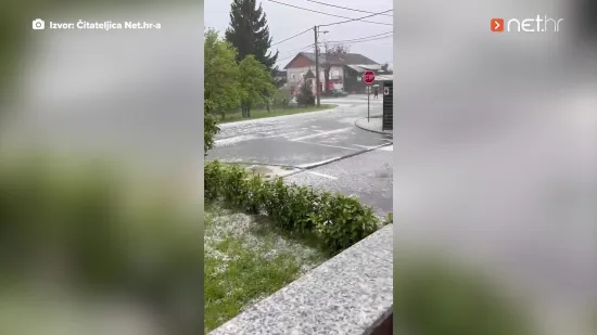 Grom udario kuću tijekom nevremena, vatrogasci objavili fotografije