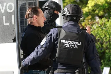 Duge cijevi dopratile Srđana Mlađana na sud, pogledajte snimku: Danas svjedoči njegov kum