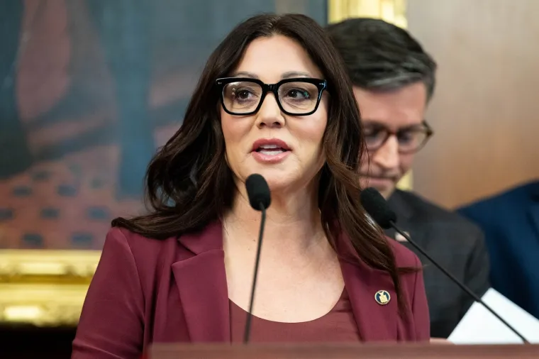 Imala seks aferu s članom osiguranja i pila na radnom mjestu? Trumpova ministrica dala otkaz