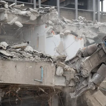 Bageri u akciji, krenulo ru&scaron;enje bespravnih vikendica uz Dravu: Na terenu je i policija