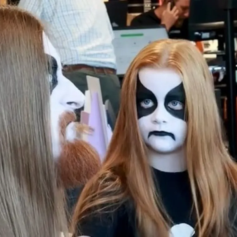 Tako to izgleda kada &scaron;tovatelj black metala odvede kći u &scaron;oping