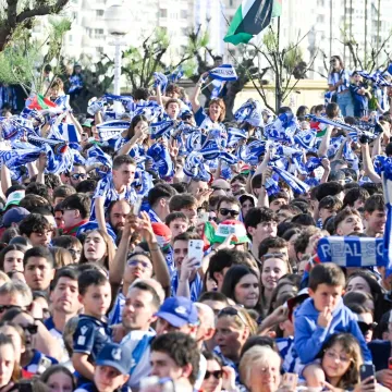 Tisuće navijača dočekale Sučića i Ćaletu-Cara nakon osvajanja Kupa Kralja