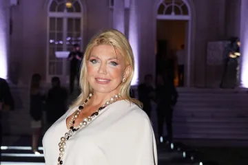 Suzana Mančić iznenadila tortom s brojem 50: Nije rođendan, evo &scaron;to zapravo slavi