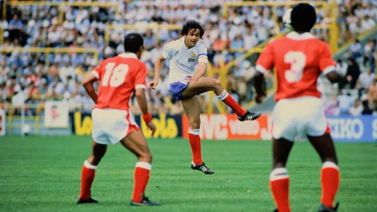 Mundijalske priče: Princ otkriva SP! Kako je &scaron;eik zaustavio utakmicu i natjerao Miroslava da poni&scaron;ti gol