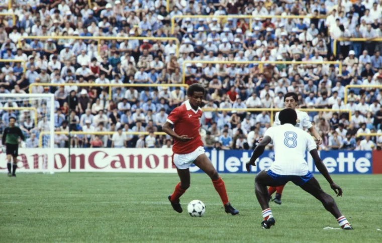 Mundijalske priče: Princ otkriva SP! Kako je &scaron;eik zaustavio utakmicu i natjerao Miroslava da poni&scaron;ti gol