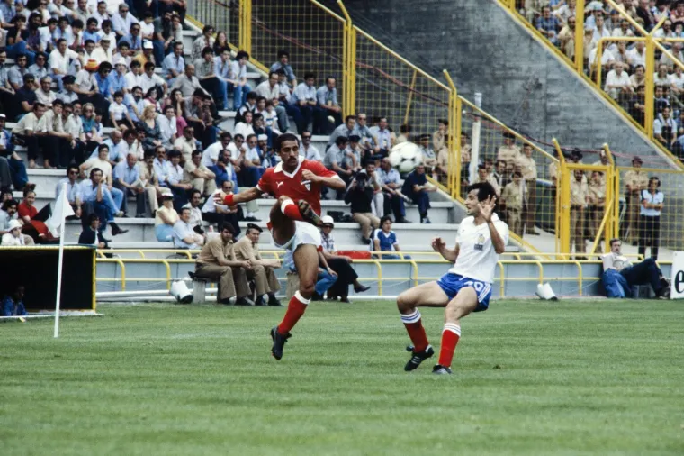 Mundijalske priče: Princ otkriva SP! Kako je &scaron;eik zaustavio utakmicu i natjerao Miroslava da poni&scaron;ti gol