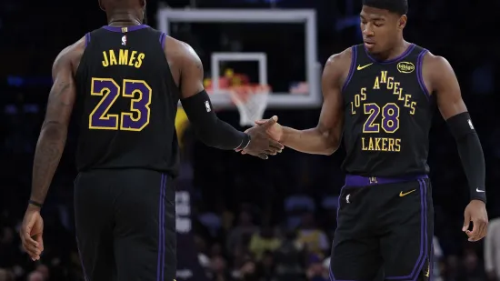 Lakersi bez Dončića i Reavesa gaze Rocketse, drama u ostalim serijama