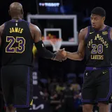 Lakersi bez Dončića i Reavesa gaze Rocketse, drama u ostalim serijama