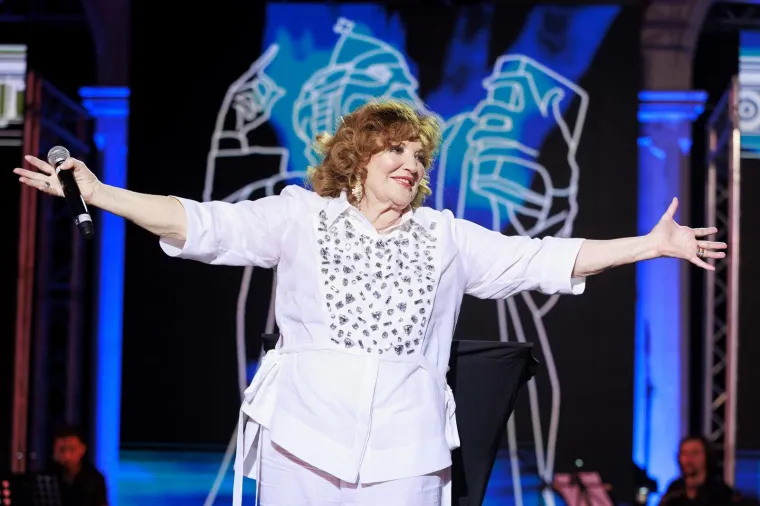 Tereza Kesovija pred opro&scaron;tajni koncert u Splitu: 'Bez &scaron;tapa ne mogu, ali to mi ne smeta da pjevam'