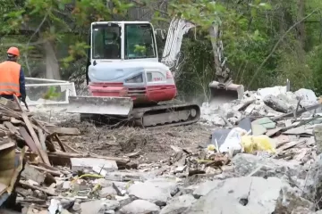 Bageri ru&scaron;e bespravne vikendice uz Varaždinsko jezero, vlasnici očajni: 'Živci su nam na nuli'