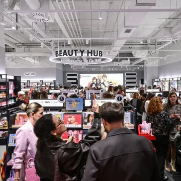 Među prvima smo u&scaron;li u Sephoru! Pogledajte &scaron;to se krije iza vrata prije velikog otvorenja