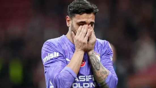 Navijači ga izviždali, on zavr&scaron;io u suzama: Potez igrača Galatasaraya odu&scaron;evio sve