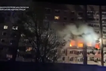 Rusi napali ukrajinski grad: Dvoje mrtvih, niz požara na stambenoj zgradi