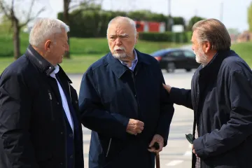 Utemeljitelji HDZ-a napali Mesića zbog izjave o Jasenovcu: 'Nema mu pomoći'