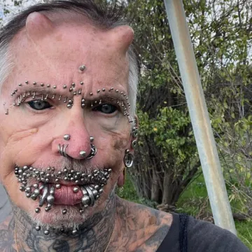 Crne oči, rogovi i stotine piercinga na tijelu: Zbog njegovog izgleda ljudi ga nazivaju vragom