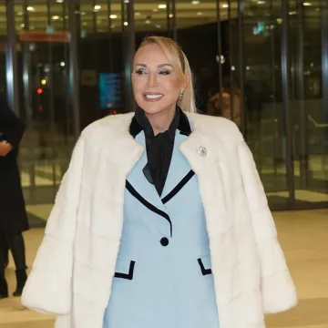 Lepa Brena ima tajni posao: Kiosk s pljeskavicama radi desetljećima, nitko ne zna da je njezin