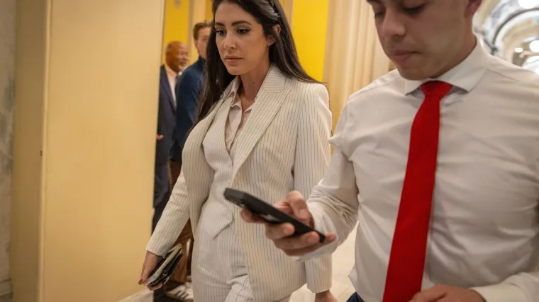 Kongresnica iznijela zapanjujuću teoriju zavjere koja govori o anđelima i izvanzemaljcima