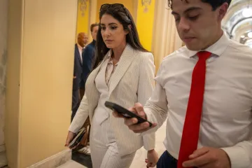 Kongresnica iznijela zapanjujuću teoriju zavjere koja govori o anđelima i izvanzemaljcima