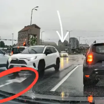 Nevjerojatna snimka kod Vjesnika, pogledajte &scaron;to su napravila dva vozača: 'Kaj je s glavama?'