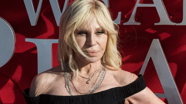 Opet pretjerala s botoksom? Donatella Versace iznenadila javnost 'novim' izgledom