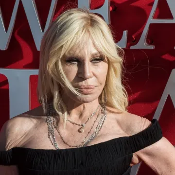 Opet pretjerala s botoksom? Donatella Versace iznenadila javnost 'novim' izgledom