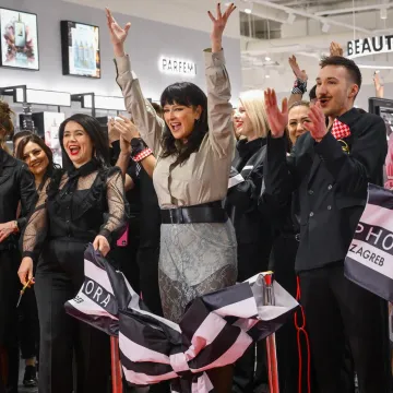 Totalni kaos i odu&scaron;evljenje: Sephora napokon otvorena, pogledajte fotografije