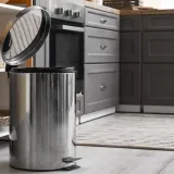 Rije&scaron;ite se jedne stvari iz kante za smeće i recite zbogom muhama