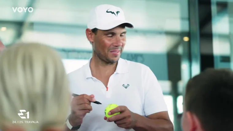 Spektakl na Comu: Električni bolidi jure 100 km/h pred sportskim legendama