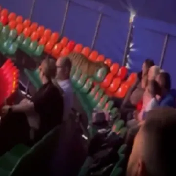 Cirkus ili horor? Tigar nije htio biti dio točke, nego je odlučio iskusiti drugu stranu