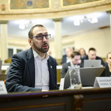 Oporba postavila ultimatum i napustila sjednicu zagrebačke Gradske skup&scaron;tine: Nije im uspjelo