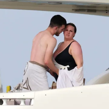 Djevojka zvijezde Arsenala na udaru zbog izgleda, Tudor svjedočio sramoti: 'Kako može&scaron; biti s njom'