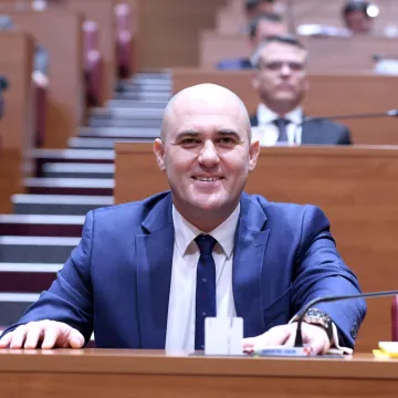 Njegov ponos i dika: Evo tko je i kako izgleda supruga Josipa Dabre