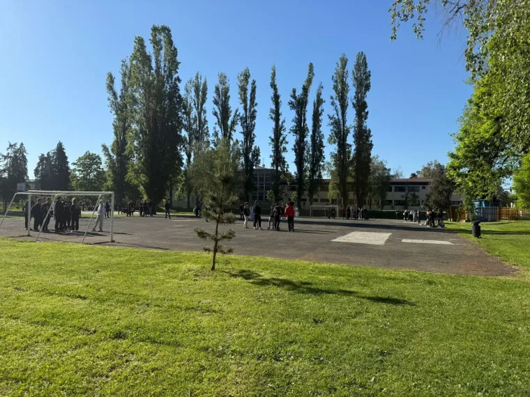 Dojave o bombama u &scaron;kolama u diljem Hrvatske: Evakuacije i u vrtićima, učeničkom domu