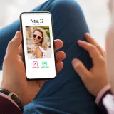 Sve za porast nataliteta: Građani će primati naknadu za kori&scaron;tenje Tindera i sličnih aplikacija