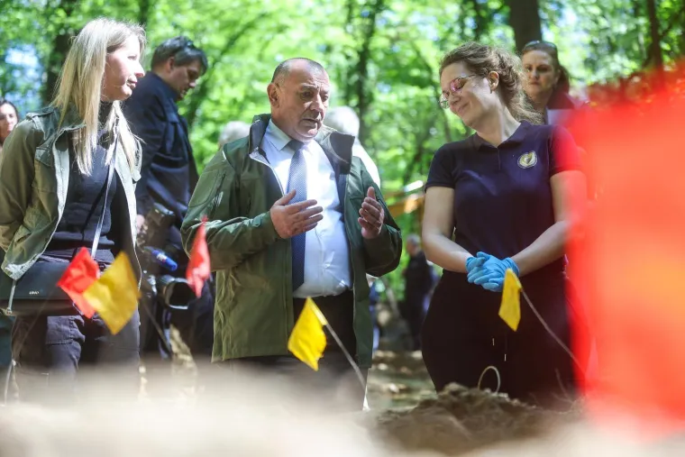 Uznemirujući prizori! Pronađene masovne grobnice u Zagrebu: 'Toliko žice kojom su bili vezani...'