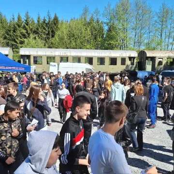 Dan profesionalnog usmjeravanja u Velikom Grđevcu okupio 950 djece: Evo &scaron;to su sve mogli naučiti